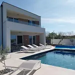 New Angelo 2025, Family And Pet Friendly Villa *
