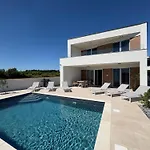 New Angelo 2025, Family And Pet Friendly Villa