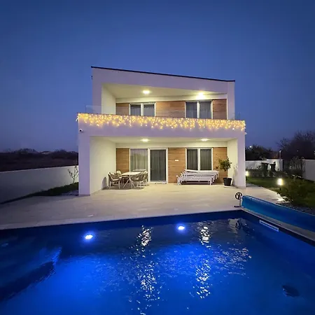 New Angelo 2025, Family And Pet Friendly Villa Privlaka (Zadar)
