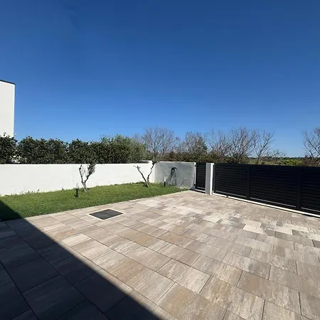 New Angelo 2025, Family And Pet Friendly Villa Privlaka (Zadar)